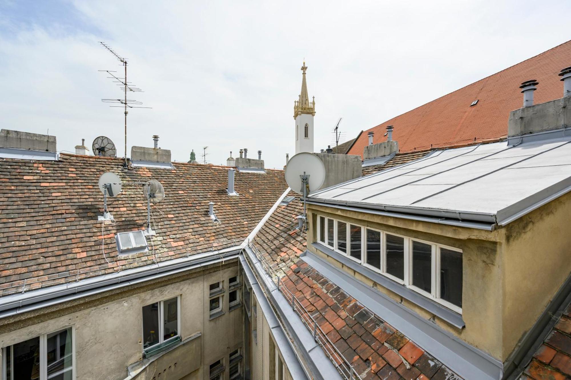 Palais Palffy Suits Wenen Buitenkant foto
