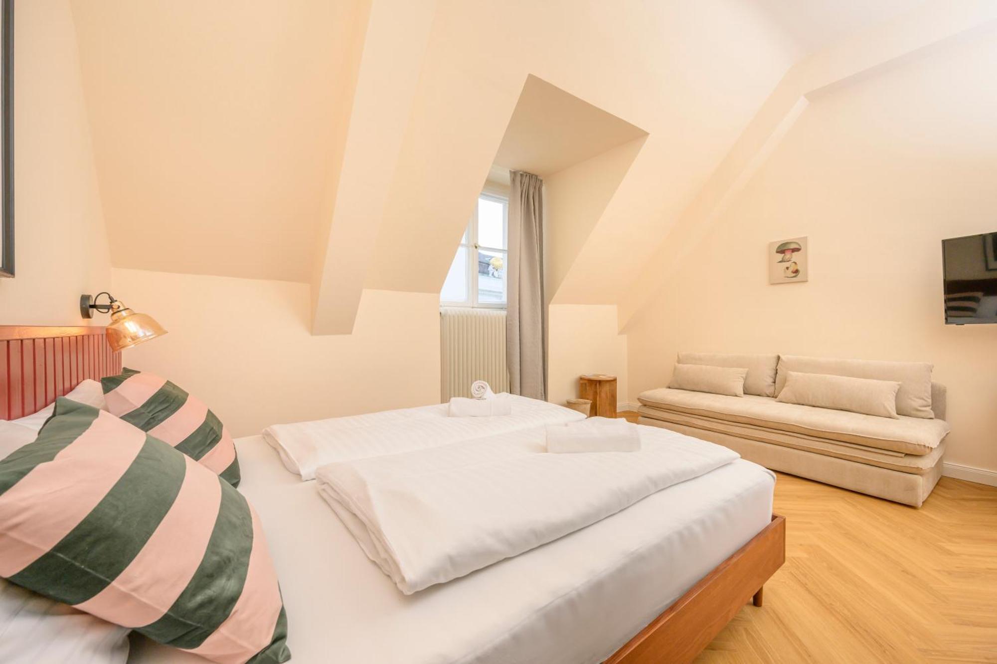 Palais Palffy Suits Wenen Buitenkant foto