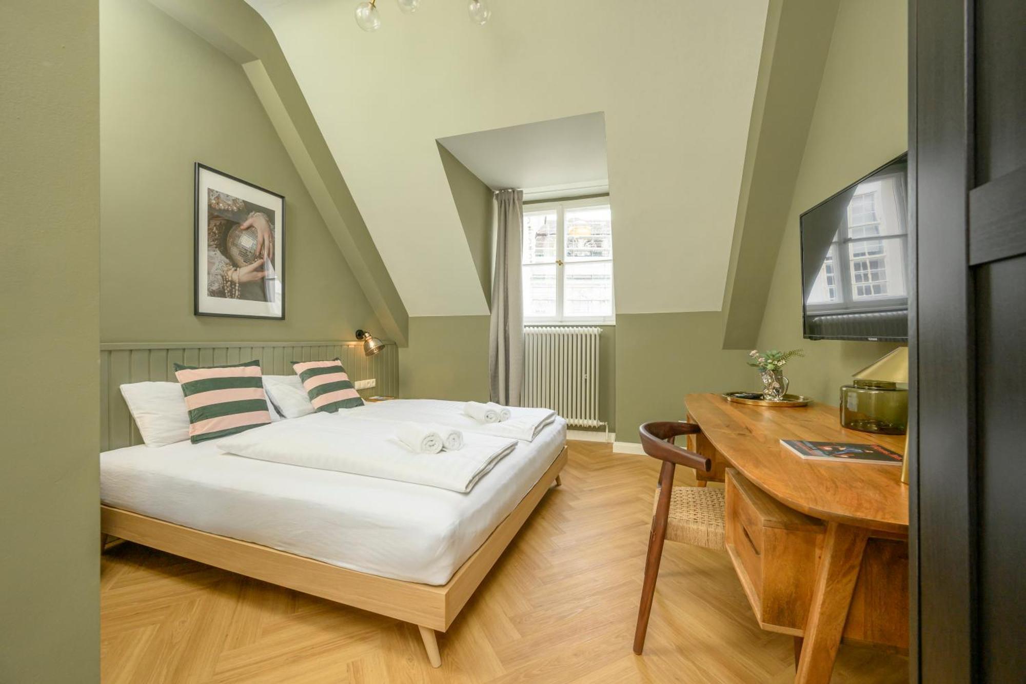 Palais Palffy Suits Wenen Buitenkant foto