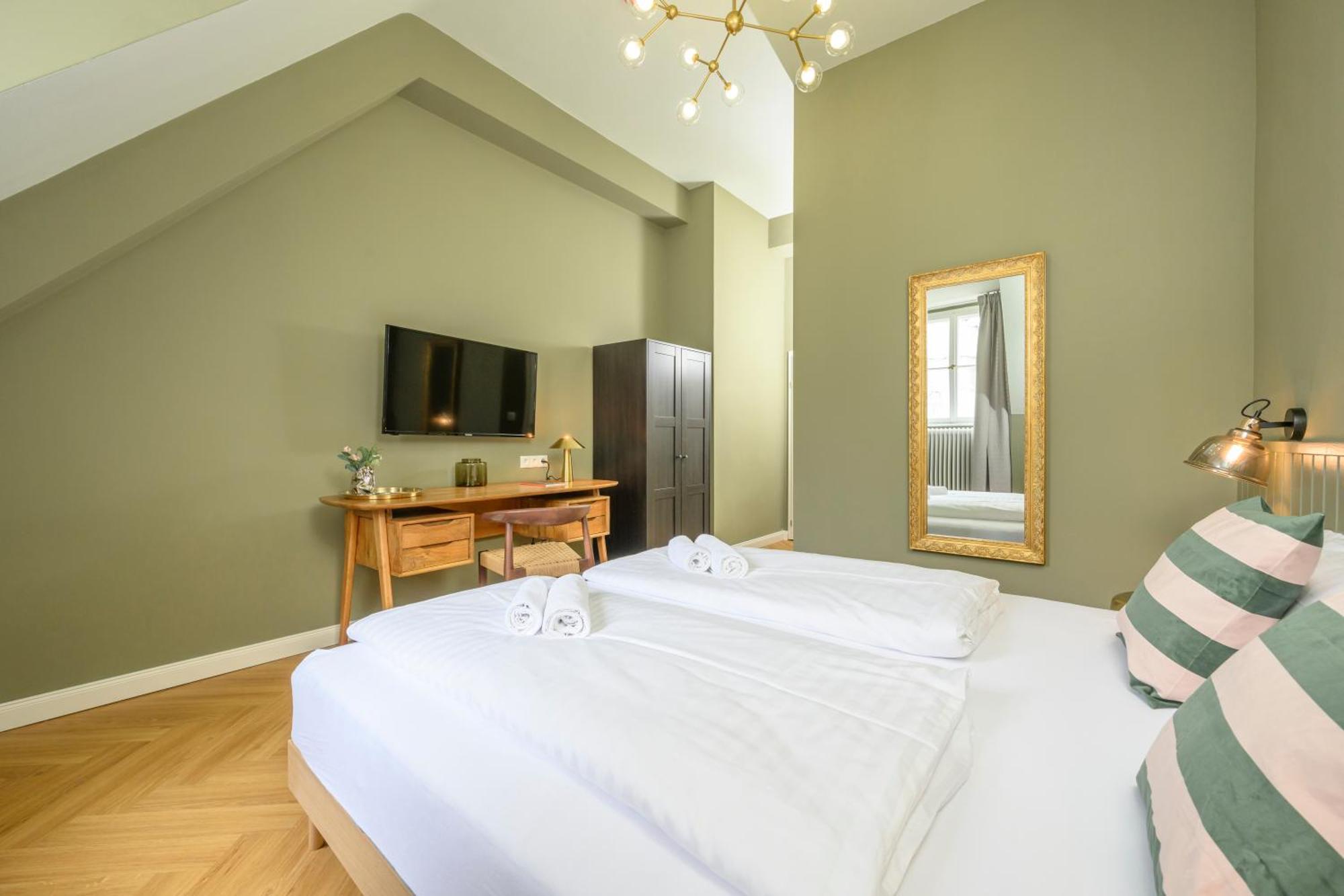 Palais Palffy Suits Wenen Buitenkant foto